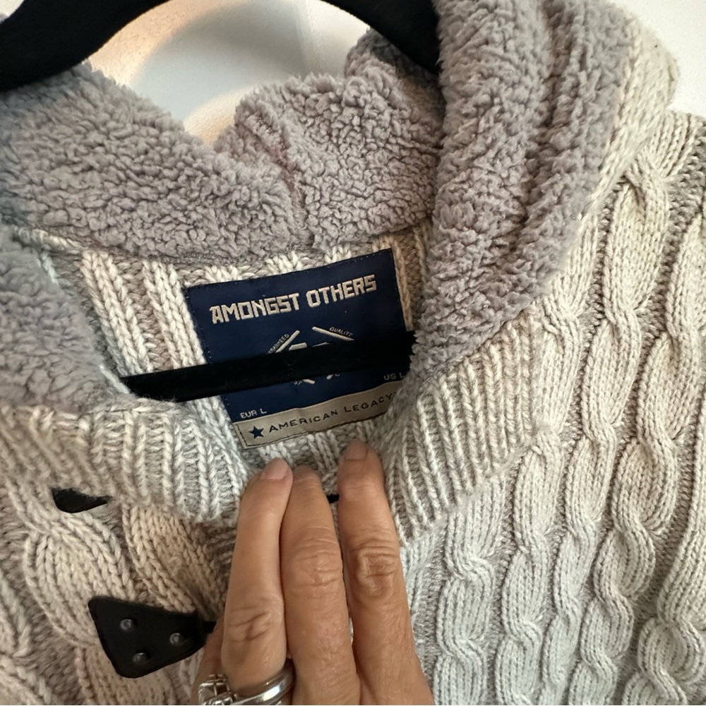 Classic Beige Cable Knit Sweater with Hoodie and Toggle Buttons Largebt3-a20 - Picture 2 of 7